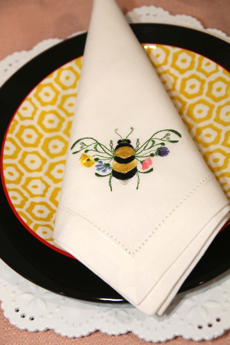 MooseCoImpressions Botanical Bee Dinner Napkins - Thumbnail 3