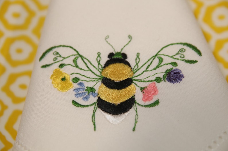 MooseCoImpressions Botanical Bee Dinner Napkins - Thumbnail 2