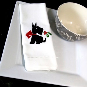 Embroidered Christmas Dinner Napkins, Embroidered Napkin Set, Reusable Napkins, Linen Napkins, Holiday Cloth Napkins
