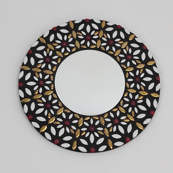 Miroir diamètre 30 cm en mosaïques blanche, rouge et or.