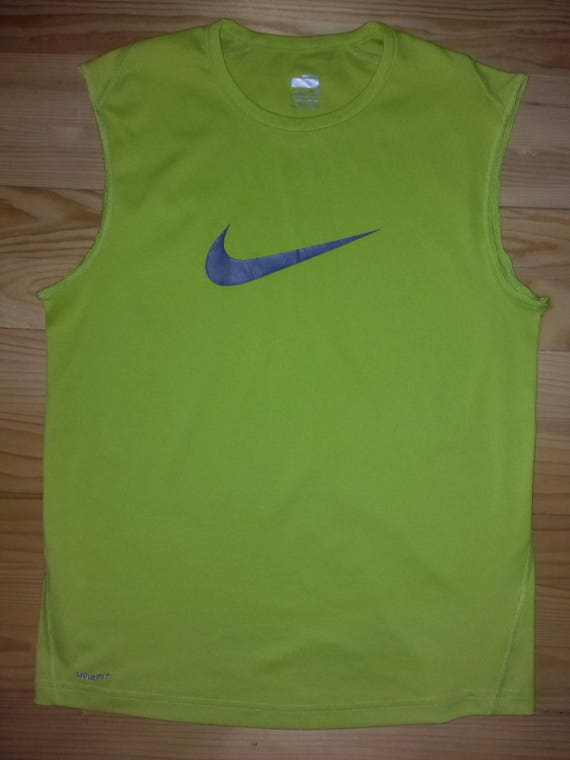 green nike tank top