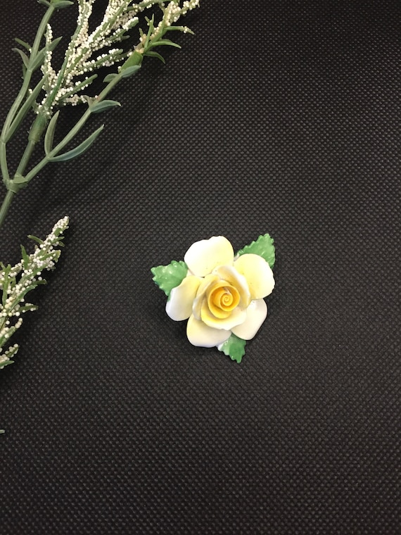 Royal adderley floral brooch deals