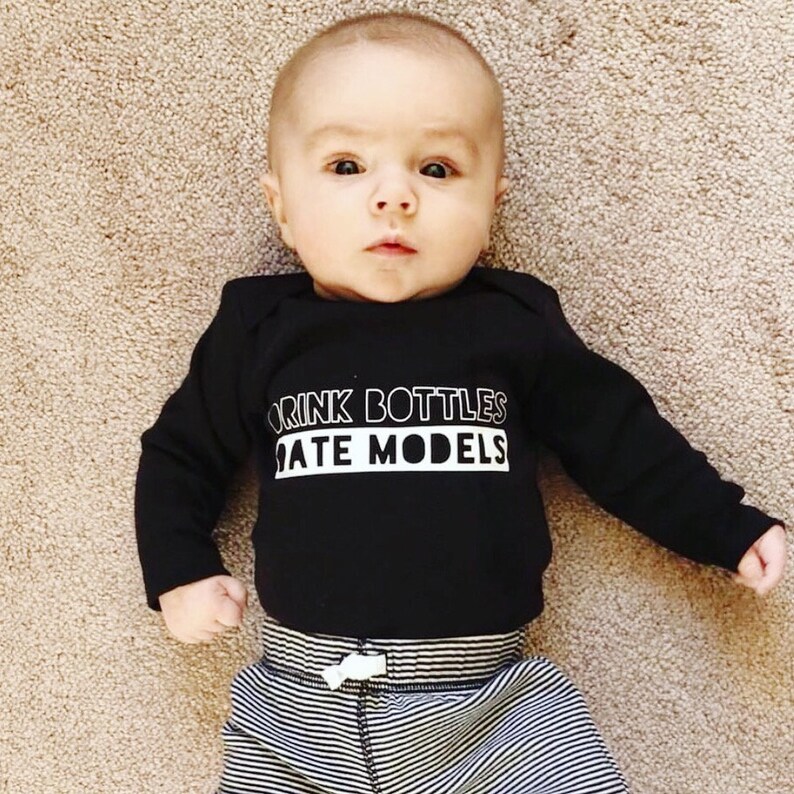 Funny Baby Gift Baby Shower Gift for Boys Drink Bottles Date Models Baby Boys/' Bodysuit