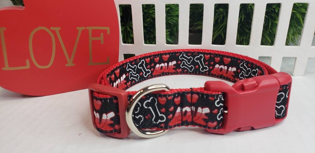 Valentinstag Hundehalsband – Größe M (Halsumfang 33-55 Cm), Mit Herz-Muster, Polyester, Sicherheitsschnalle