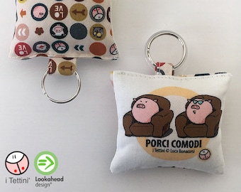 Portachiavi PORCI COMODI, i Tettini®| Portachiavi in cotone illustrato personalizzato