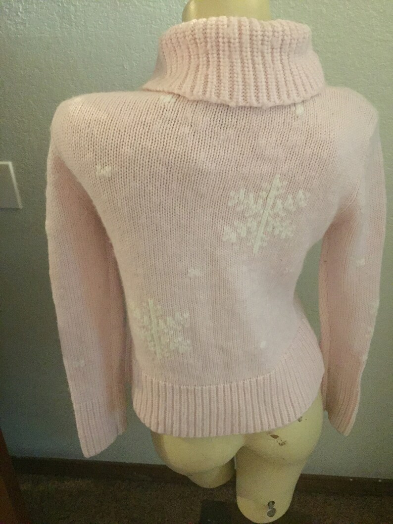 turtleneck snowflakes wool acrylic Apart Impressions Medium light pink Christmas sweater preppy
