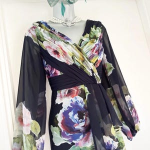 Exquisito vestido largo maxi azul marino con estampado floral de Adrianna Papell para la madre de la novia/el novio, talla 8 imagen 14