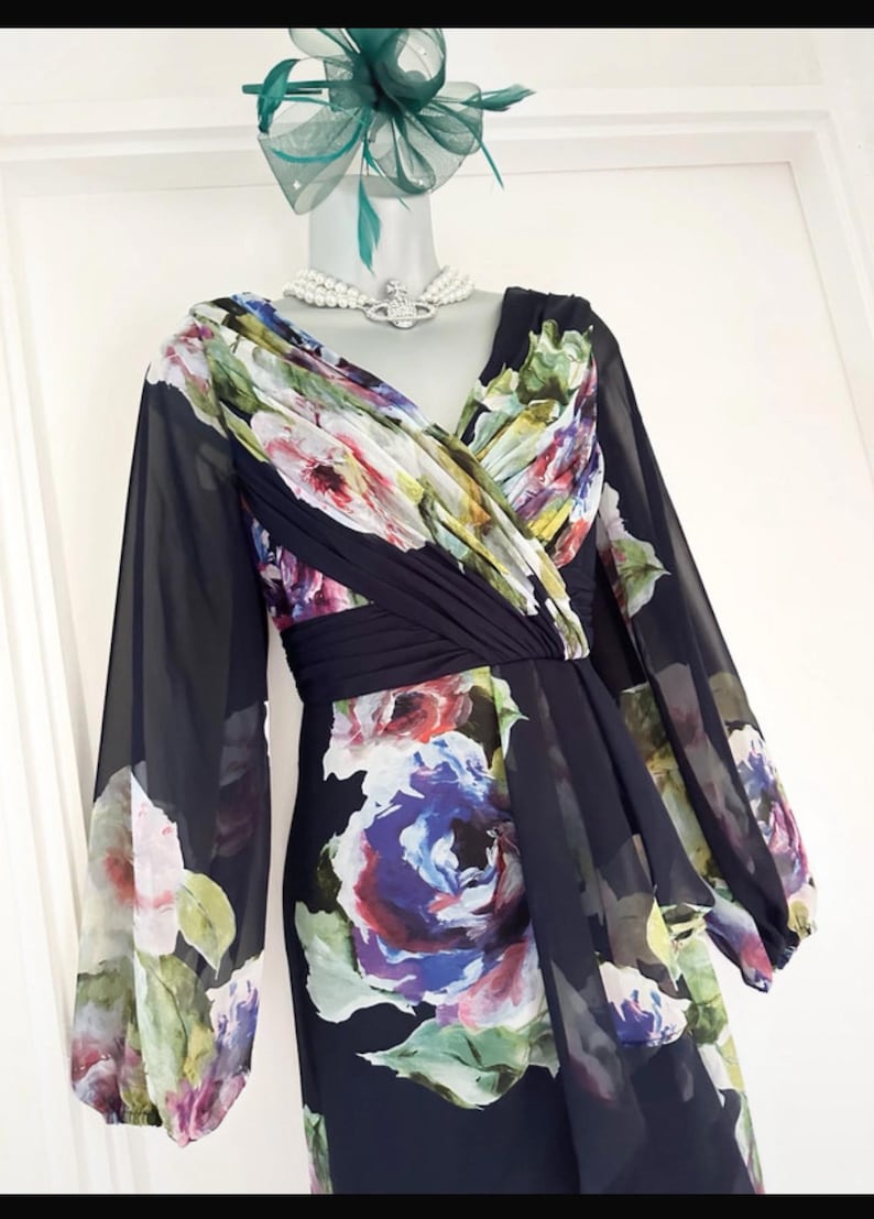Exquisito vestido largo maxi azul marino con estampado floral de Adrianna Papell para la madre de la novia/el novio, talla 8 imagen 14