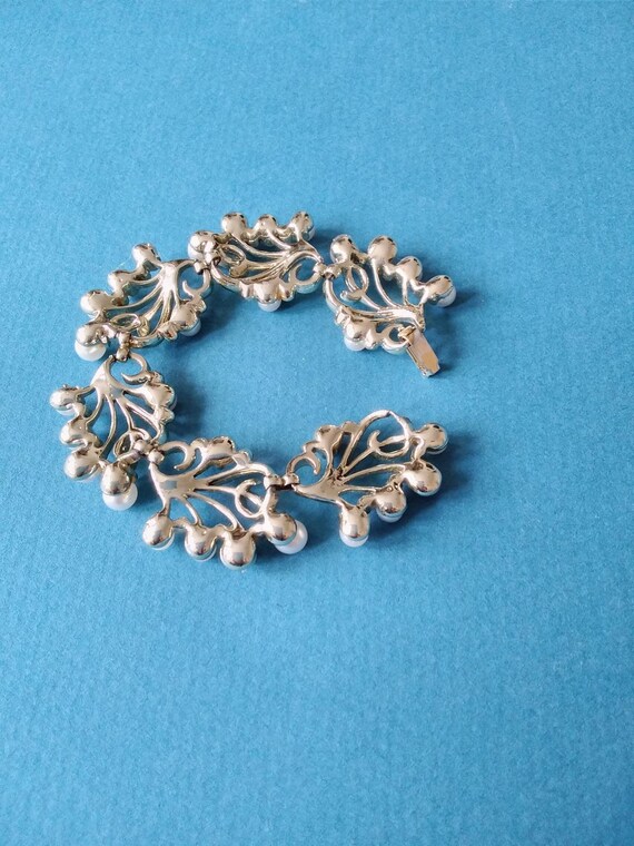 Kramer pearl and rhinestone bracelet c1960 - image 4