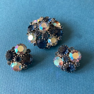 Weiss Brosche und Ohrringe Set c 1950