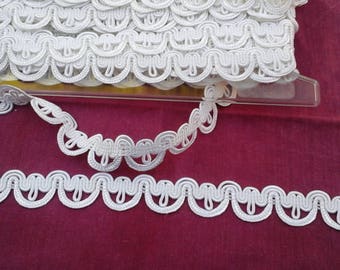 Trimmings braid embroidered with white silk