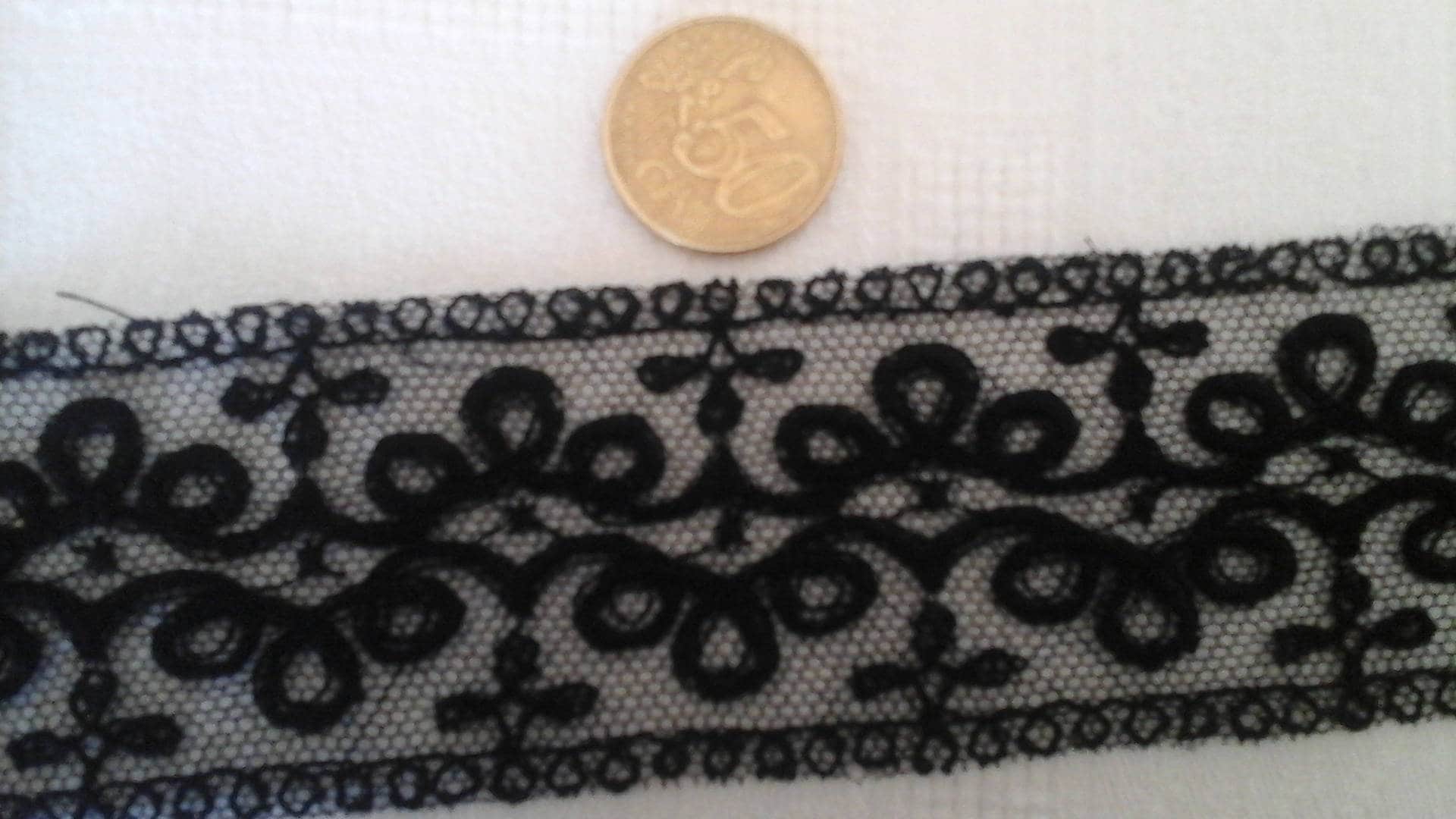 Dentelle Noire Ancienne Ronde - Pièce Vintage Pour Couture Ou Décoration
