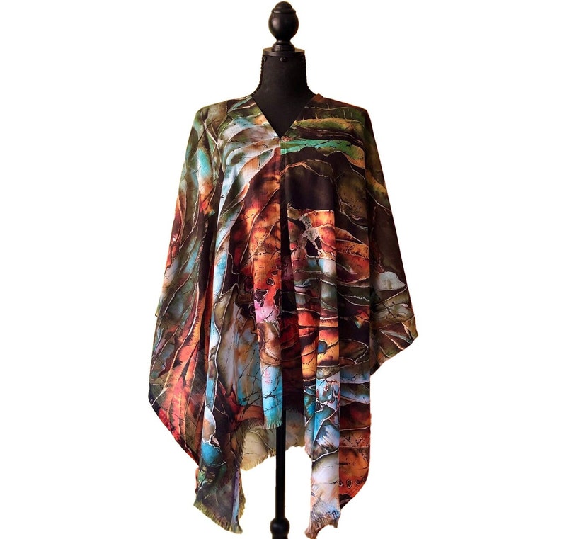 Verde Hosta arte originale coprire tunica poncho, arte astratta batik pittura stampata sciarpa leggera avvolgere convertibile copertura drappo mantello immagine 1