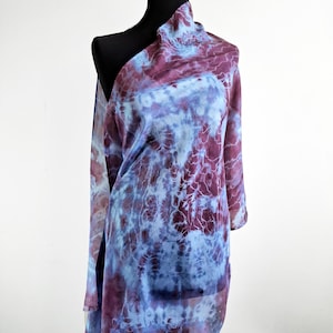 Bufanda de seda teñida a mano en azul claro marsala, chal batik 100% seda natural imagen 10