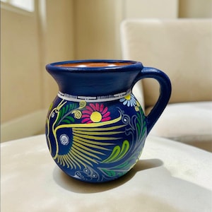 Hand-Painted Mexican Clay Mug: 400ml Matte Glazed Pottery.