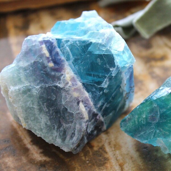 1 Large Raw Green Fluorite Crystal - Chakra Healing Stone, Gifts For Her, Positive Energy, Raw Crystals, Yoga, Meditation,Wicca,Reiki Gift