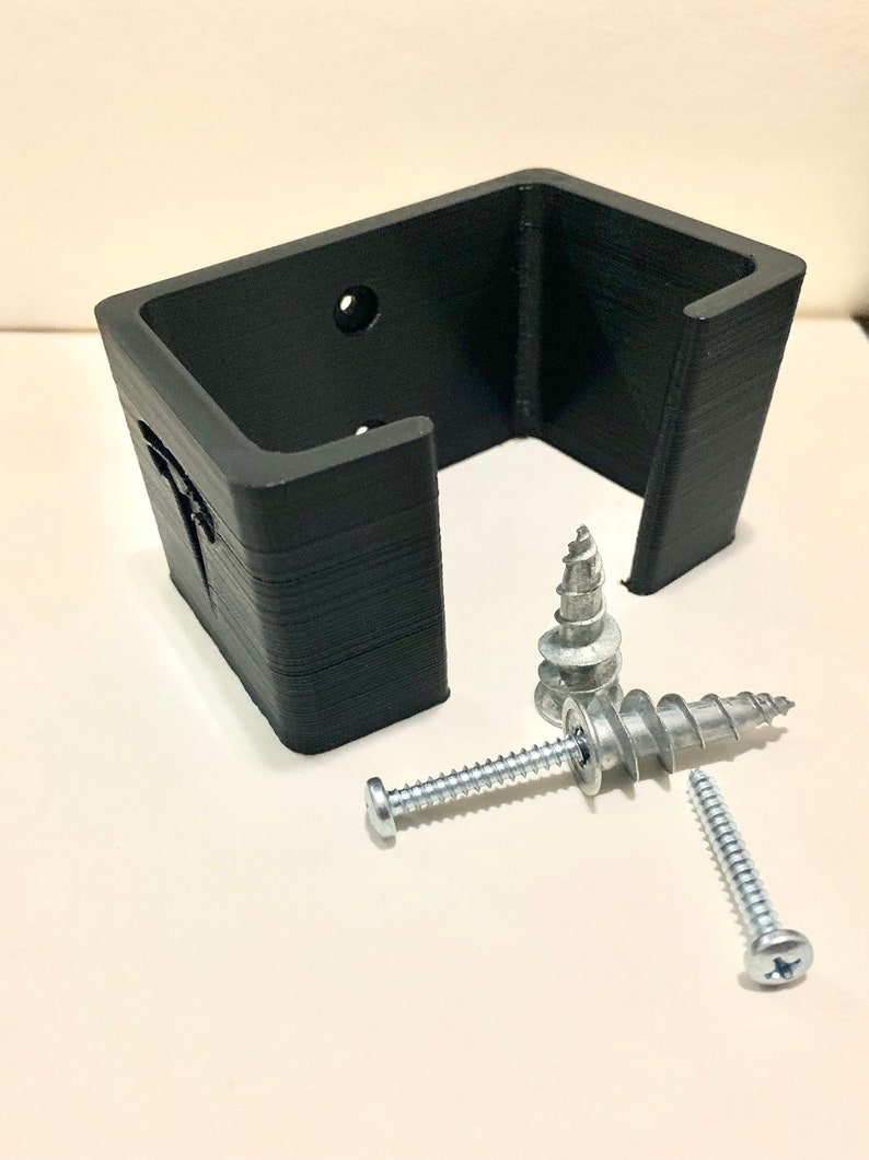 Tesla UMC wall mount image 1