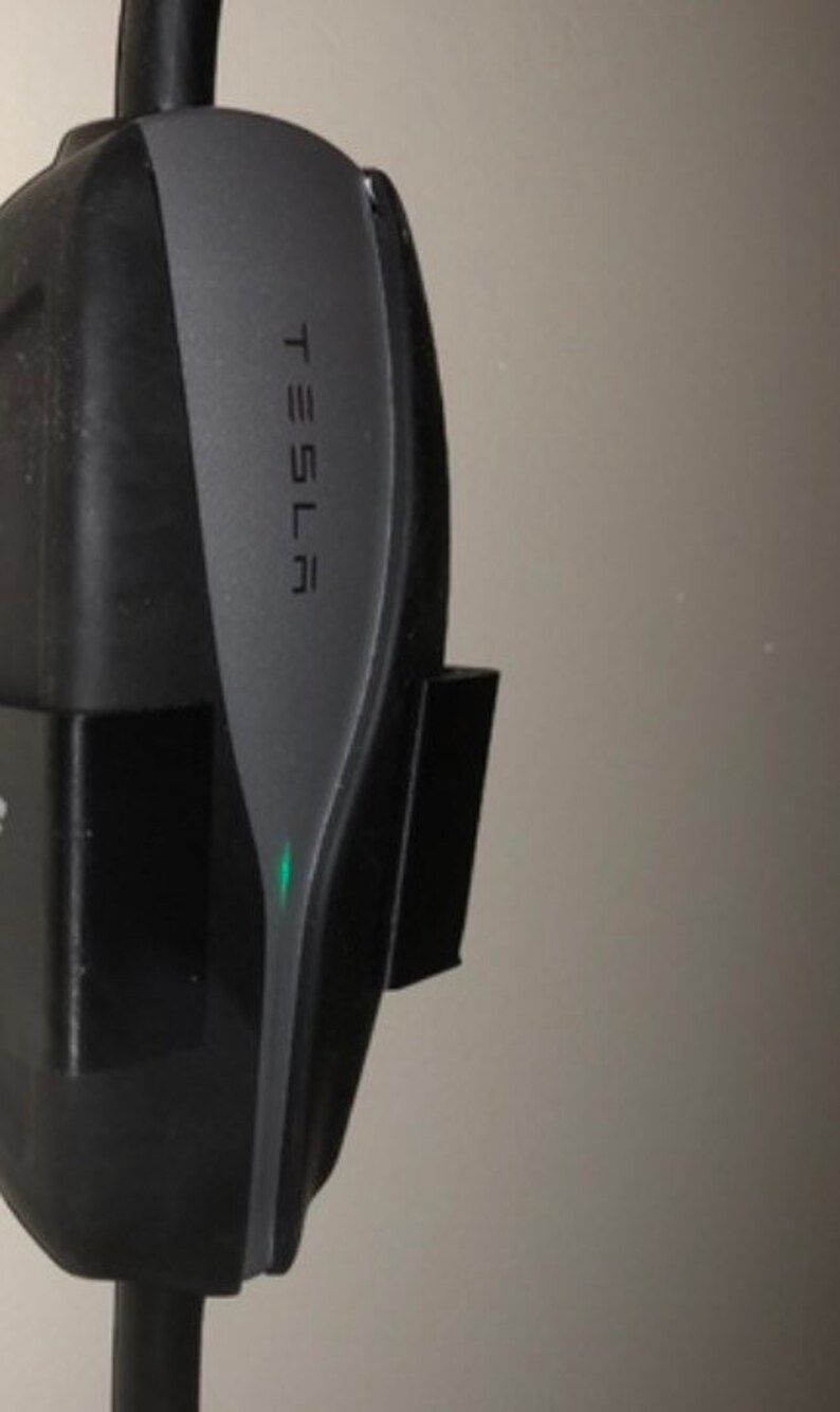 Tesla UMC wall mount image 2