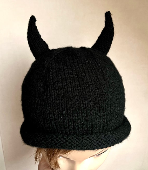 国内で当店のみ Supermade - WIND DEVIL HORN PULLOVER HAT Kawaii Devil Horn Knit Beanie Hat for Women Men Girl Funny