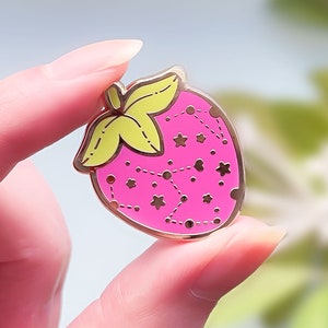 Starberry Cute Outer Space Strawberry Needle Minder
