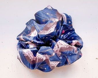 Red Crowned Cranes and Stars Satin Elastic Hair Tie (Vale)