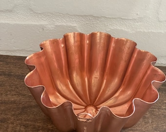Copper Aluminum Mold Bronze Tint Domed Scalloped 3.5 Cups