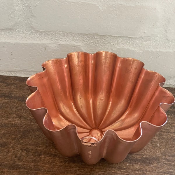 Copper Aluminum Mold Bronze Tint Domed Scalloped 3.5 Cups