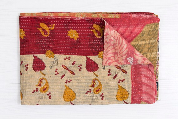 Vintage Cotton Floral Design Kantha Quilt Reversible Kantha Blanket Sari Kantha Throw Bohemian Kantha Bedspread Indian Kantha Bed Cover
