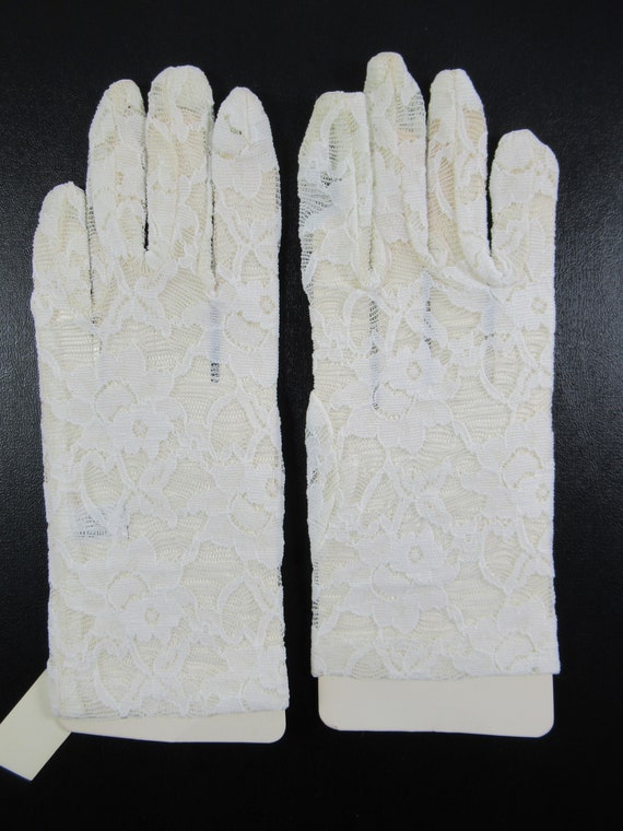 Vintage White Lace Sheer Womens Wrist Gloves, Bri… - image 2