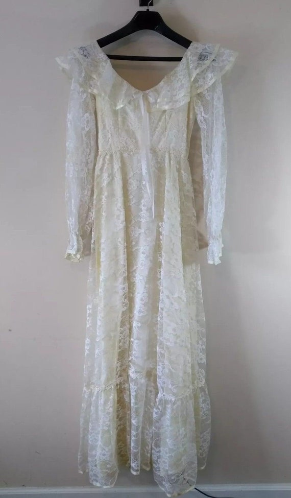 Vintage Boho Lace Long Sleeve Ruffle Wedding Dress