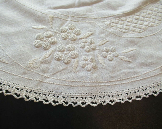 Vintage Round Hand Embroidered Grapes Tablecloth With Lace Etsy