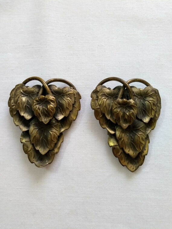 Antique Gold Tone Leaf Floral Dress Fur Clip Set … - image 1