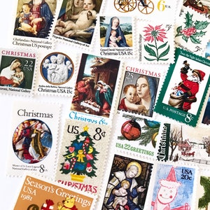 Pode incluir: Uma cole&ccedil;&atilde;o de selos de Natal vintage que apresentam v&aacute;rios temas festivos, incluindo imagens religiosas, cenas de inverno e decora&ccedil;&otilde;es festivas. Os selos s&atilde;o de diferentes anos e apresentam diferentes denomina&ccedil;&otilde;es, incluindo 5c, 8c, 15c, 20c e 25c. Os selos est&atilde;o em bom estado e seriam uma &oacute;tima adi&ccedil;&atilde;o a qualquer cole&ccedil;&atilde;o de selos.