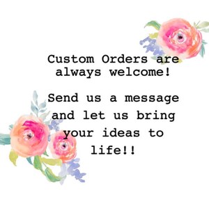 Puede incluir: Una ilustraci&oacute;n de acuarela de flores rosas y moradas con el texto "Custom Orders are always welcome! Send us a message and let us bring your ideas to life!!"