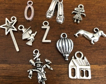 Wizard of Oz Charms Set of 10 Pieces.