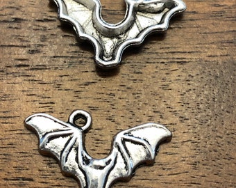 10 Bat Charms , Flying Bat Charm Set of 10 charms.