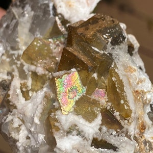 Schillernder Fluorit Cluster | Distrikt Loralai | Belutschistan Pakistan
