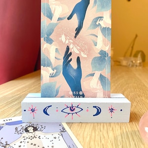 Tarot and Oracle card stand