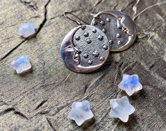 Pendientes de plata de ley con luna y estrellas