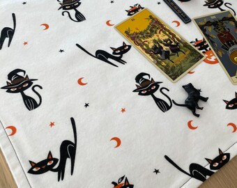 Black Cats and Pumpkins Tarot Mat