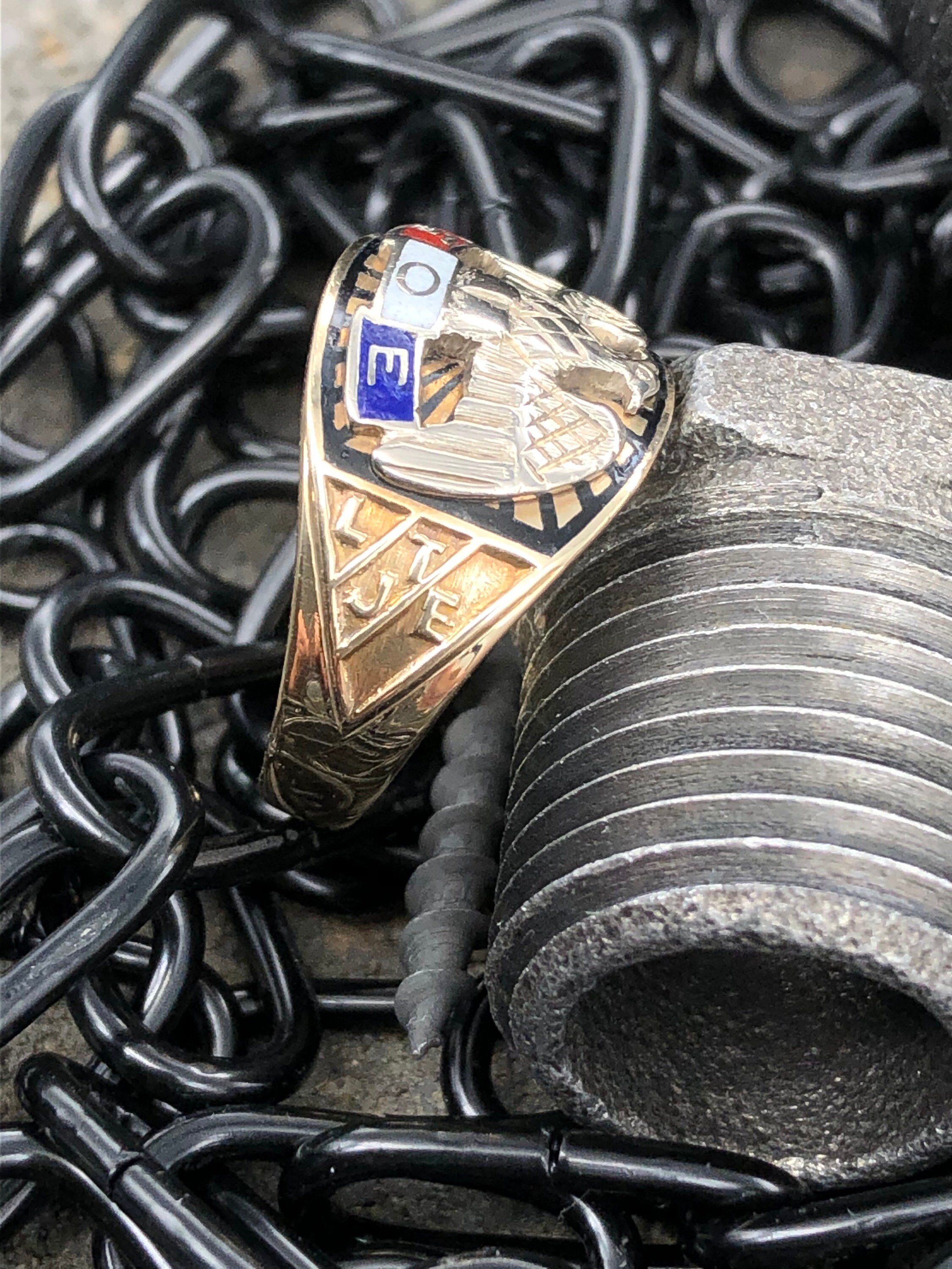 Men's Vintage 10K Fraternal Order of the Eagles FOE Ring With Red ...