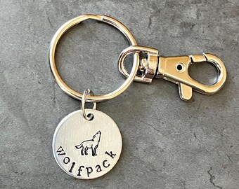 Wolfpack howling Wolf keychain