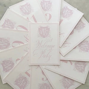 Tarjetas de hitos para bebés con monograma de acuarela, regalo para baby shower, tarjetas de mes, hitos, niña, escudo de monograma personalizado, corona