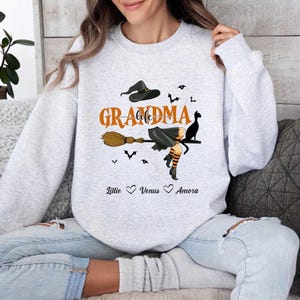 Felpa con cappuccio personalizzata per Halloween con la strega della nonna, felpa con cappuccio personalizzata per Halloween con il nome del bambino, regalo per la nonna, regalo per la nonna