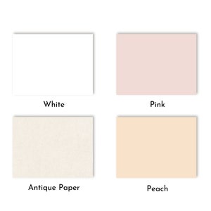 Op de afbeelding: Vier rechthoekige kaarten in de kleuren wit, roze, antiek papier en perzik. Elke kaart heeft een label met de kleurnaam: Wit, Roze, Antiek Papier en Perzik. De kaarten zijn in een vierkante formatie tegen een witte achtergrond geplaatst.