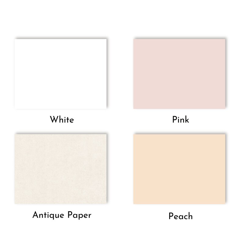 Op de afbeelding: Vier rechthoekige kaarten in de kleuren wit, roze, antiek papier en perzik. Elke kaart heeft een label met de kleurnaam: Wit, Roze, Antiek Papier en Perzik. De kaarten zijn in een vierkante formatie tegen een witte achtergrond geplaatst.