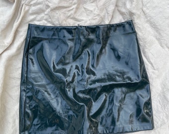 Vintage Pleather / Faux Leather Mini Skirt