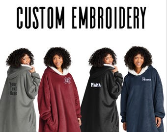 Coperta indossabile in Sherpa ricamata personalizzata: Poncho con cappuccio