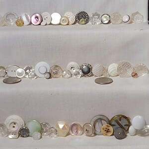A big vintage collection of 57 buttons
