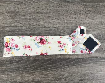 Soft yellow cream Floral Tie